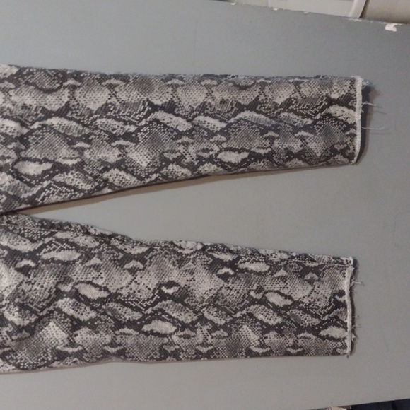 PAIGE Snakeskin hoxton slim Jeans size 29 raw him - Picture 4 of 12